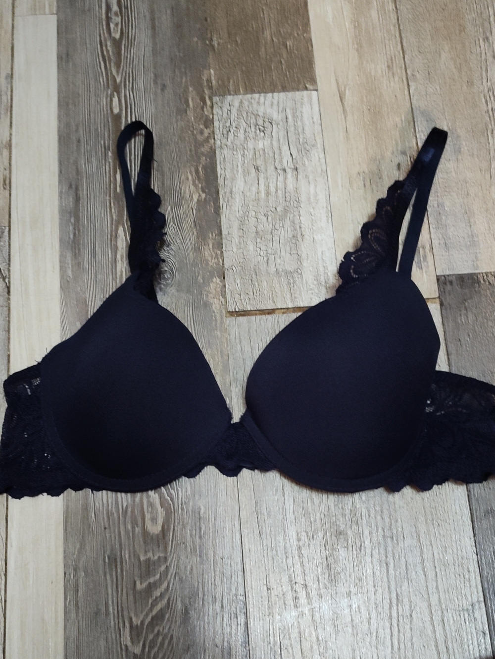 5/$25 SALE Laura Ashley Size 36B Navy Blue Lace Push-Up Bra